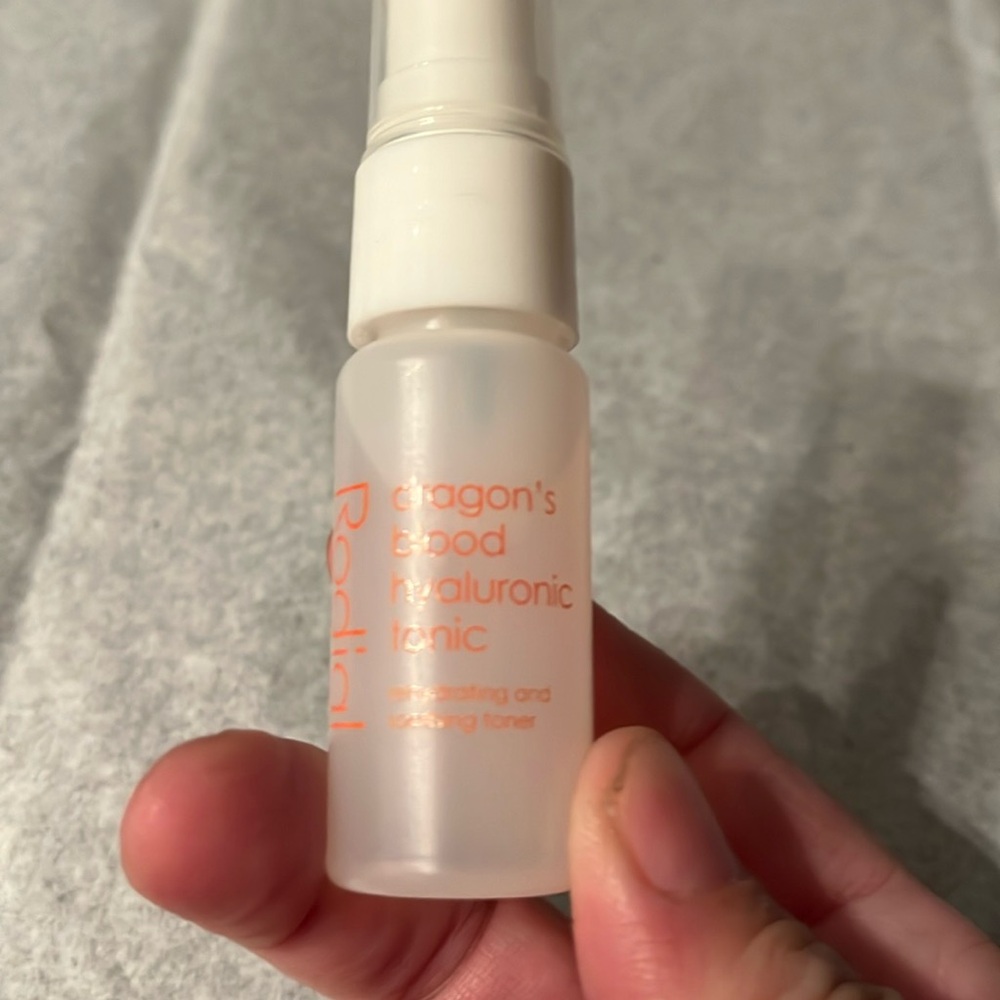 💙5/$10 NWOT-Rodial dragon’s blood hyaluronic tonic